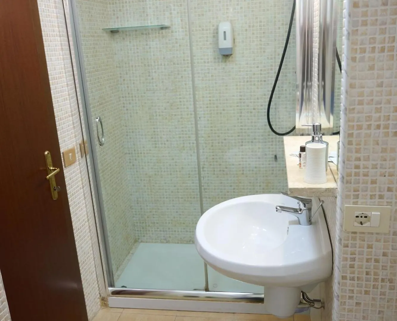 On The Rainbow B&B Ρώμη Bed and Breakfast