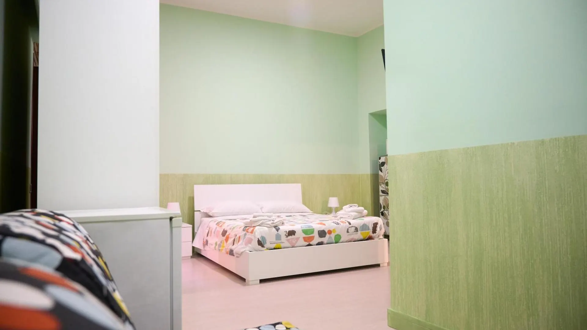 On The Rainbow B&B Ρώμη Bed and Breakfast