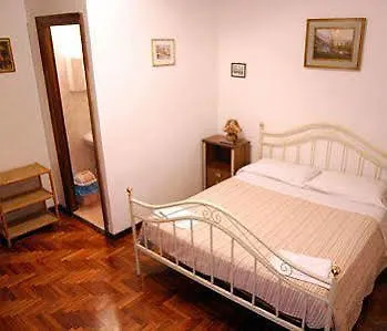 On The Rainbow B&B Ρώμη 2*,